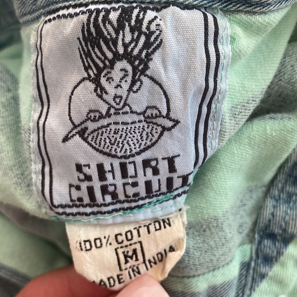 🤑10/$100 Short Circuit  wide stripe button down  floral embroidery blouse M - Picture 5 of 10